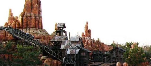 Disneyland Paris :  le Train de la mine a rouvert 4v15r