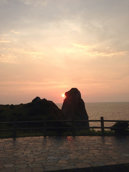 壱岐の猿岩と夕日