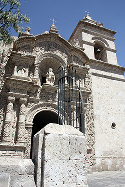 AREQUIPA: LA CIUDAD BLANCA - PERÚ CON ADITIVOS: IGUAZÚ E ISLA DE PASCUA (16)