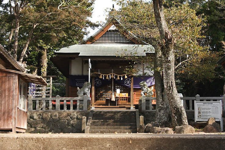 男岳神社の正面