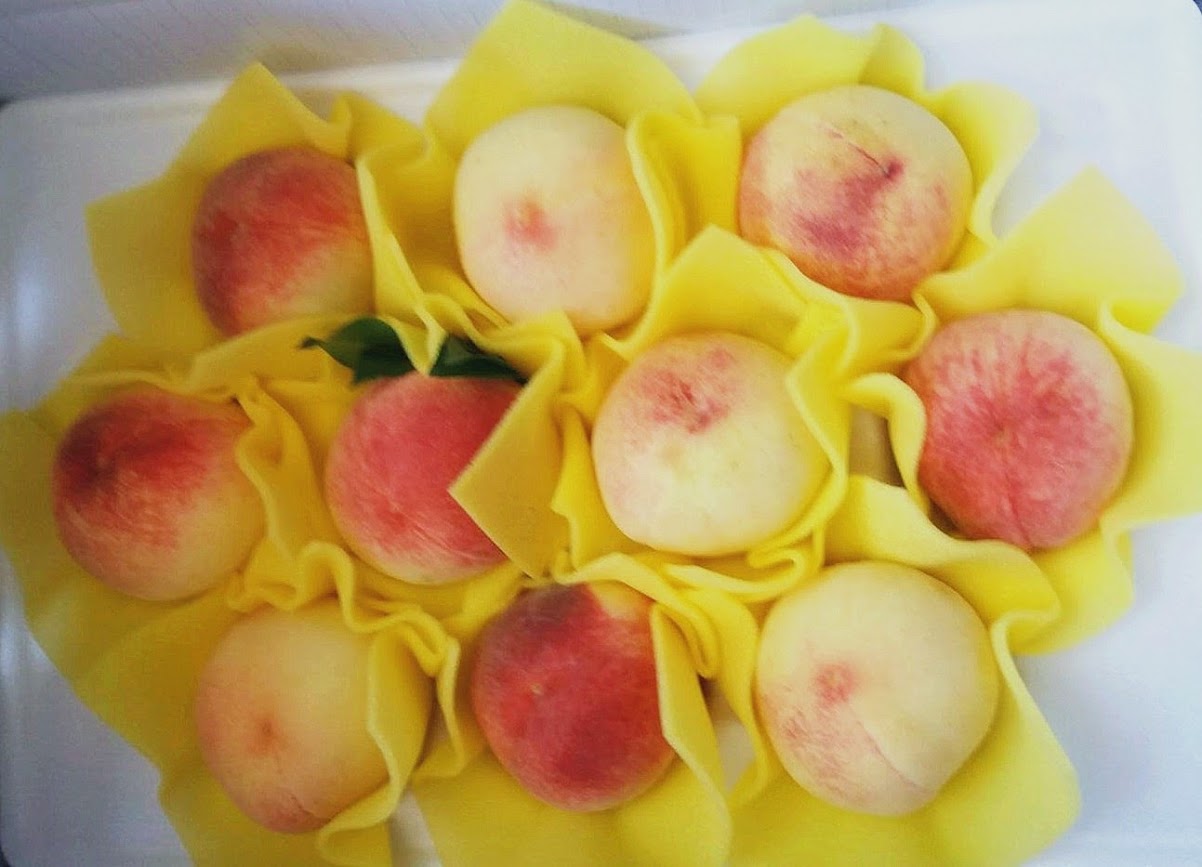 梨山水蜜桃禮盒10顆裝
