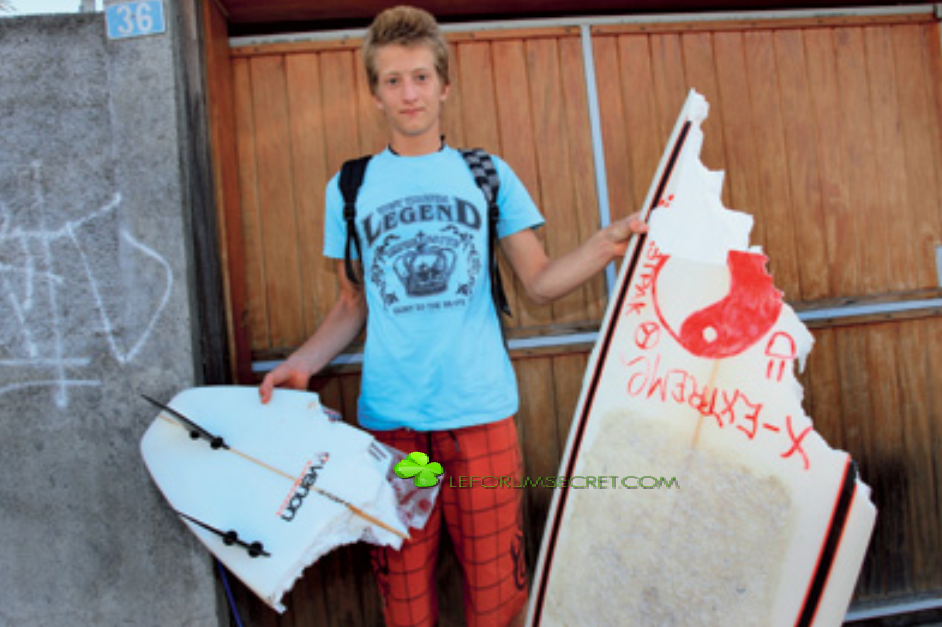 Arnaud Dussel, surfeur attaqué par un requin, ne SERA PAS dans Secret Story 7, sa mère témoigne ! EaM5F