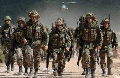 إمدادات لقواعد قبرص وتركيا فتحت حدودها ووضعت امكانياتها لإيصال السلاح للجيش السوري الحر ... الاثنين 25-6-2012 JXxT6