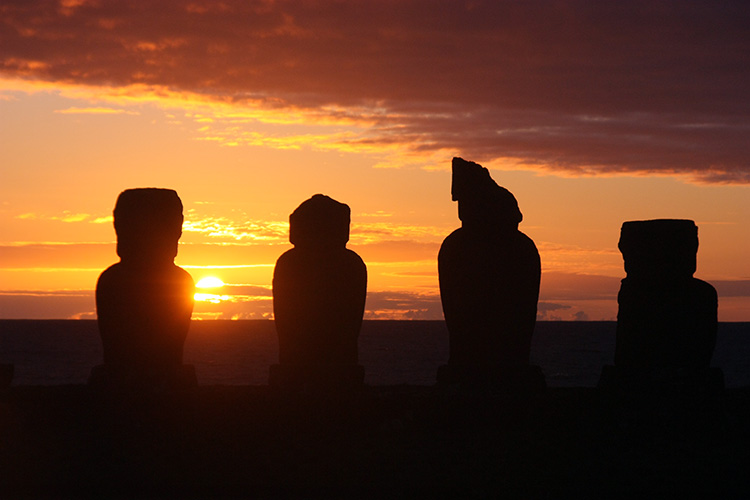 ISLA DE PASCUA: EL OMBLIGO DEL MUNDO