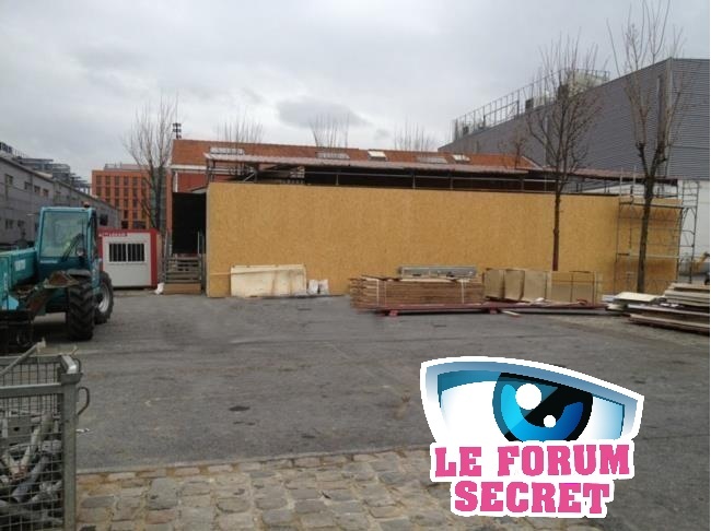 Les nouvelles photos de la Maison des Secrets en construction laissent apparaître un "jardin"... tout petit ! Secret Story 7 au 11 avril 2013 U7NZ5