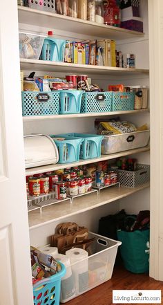 Makeover your kitchen pantry with $50 or less! Inspiring kitchen pantry organization ideas with free printable chalkboard labels. Easy home organizing ideas. LivingLocurto.com
