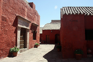 AREQUIPA: LA CIUDAD BLANCA - PERÚ CON ADITIVOS: IGUAZÚ E ISLA DE PASCUA (11)