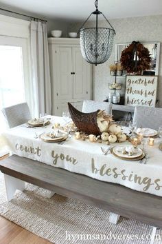 s 18 amazing tablescapes to copy this thanksgiving, seasonal holiday decor, thanksgiving decorations, Bright and Bountiful Layout
