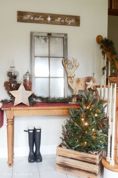 Christmas Home Tour | Rustic and Cozy Christmas Holiday Decor Inspiration from Nina Hendrick Design Co.