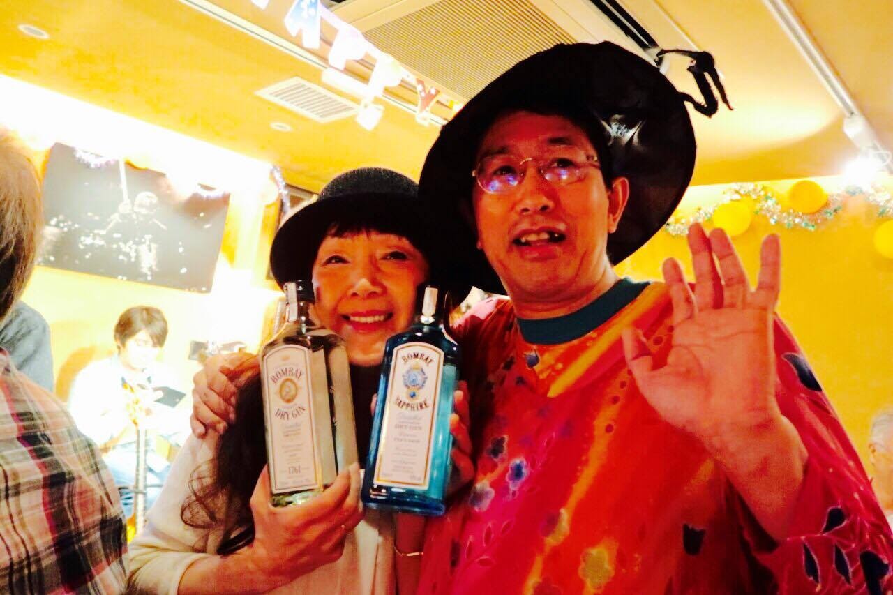  䂫   26΂̂aLIVEp[eB̏r炷Bw