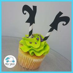 Halloween Witch Shoes Cupcakes.. So cute and fun! Great party snack or kids cooking project!