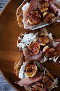 goat cheese, caramelized shallots, balsamic vinegar and proscuitto