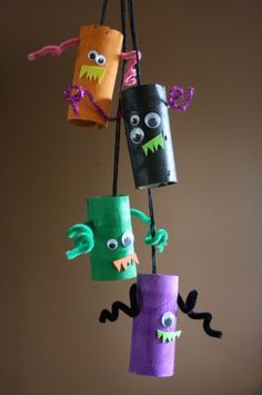 Monster Mobile - a toilet roll craft (use kitchen rolls or wrapping paper rolls as an alternative) Happy Hooligans