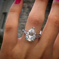 So there are pear cut diamonds, which we are all know are totally trending???