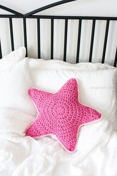 DIY: crochet star pillow
