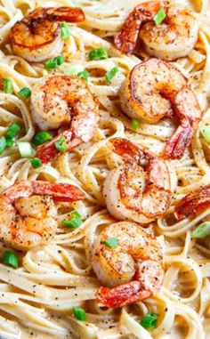Cajun Shrimp Fettuccine Alfredo Recipe ~ A creamy alfredo fettuccine spiced with cajun seasoning and served with blackened shrimp that makes for a quick and tasty meal for the family that is also sure to impress guests!