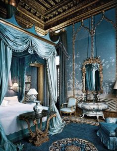 reminds me of a royal bedroom