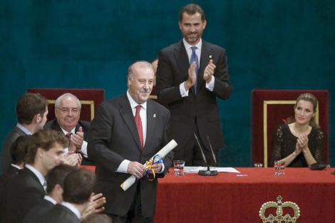 Vicente Del bosque recoge el premio principe de Asturias