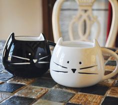 Cats and coffee... the two most important things in life. We&#39;ve combined the two in this gorgeous novelty kitten coffee mug that any cat lover is sure to adore. Material: Ceramic Size: 300mL ??? Hand wa
