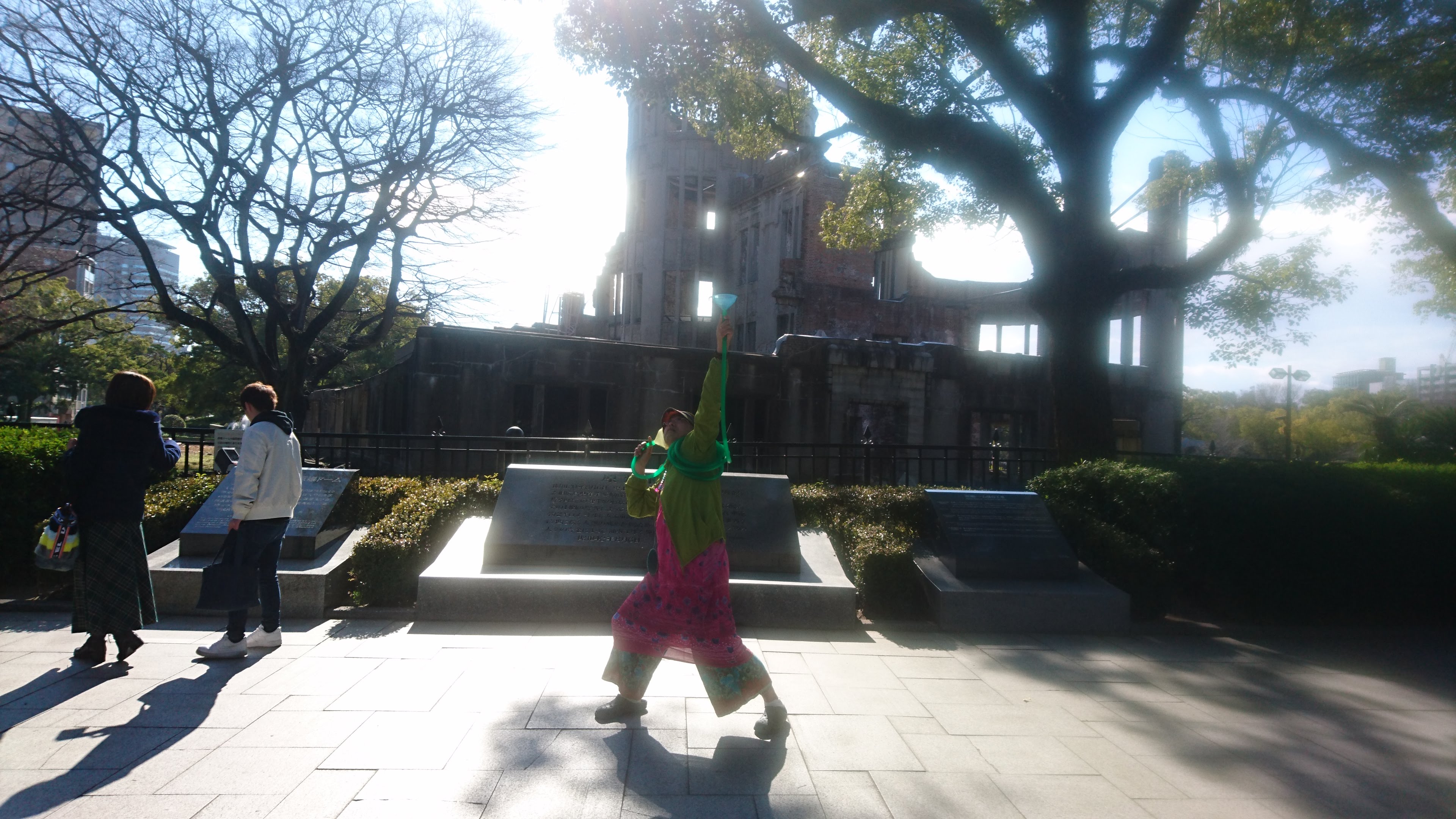 �u�����h�[���v�� �Ђ�ł� ����B