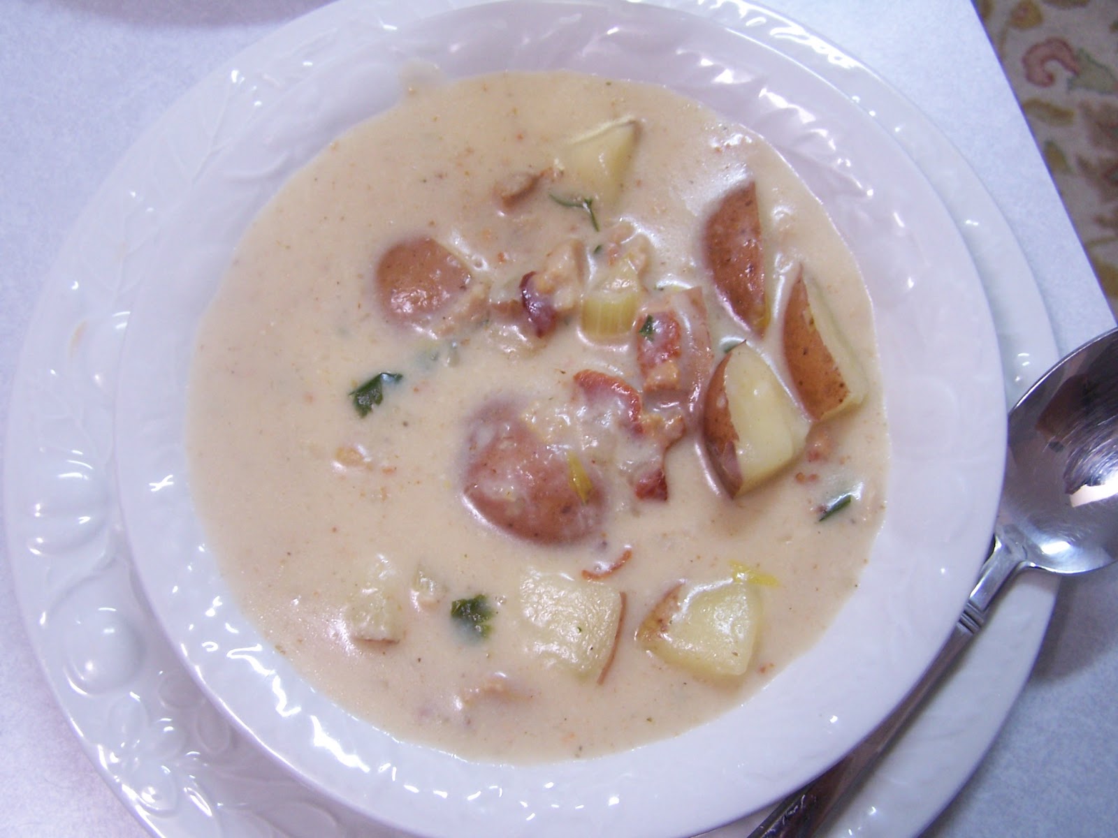 gluten free clam chowder with healthy ingredients