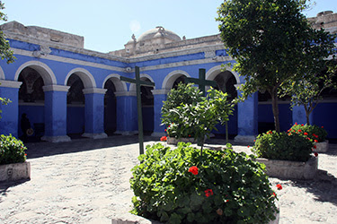 AREQUIPA: LA CIUDAD BLANCA - PERÚ CON ADITIVOS: IGUAZÚ E ISLA DE PASCUA (8)