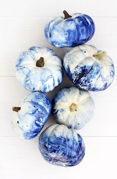 DIY | Marbled indigo pumpkins