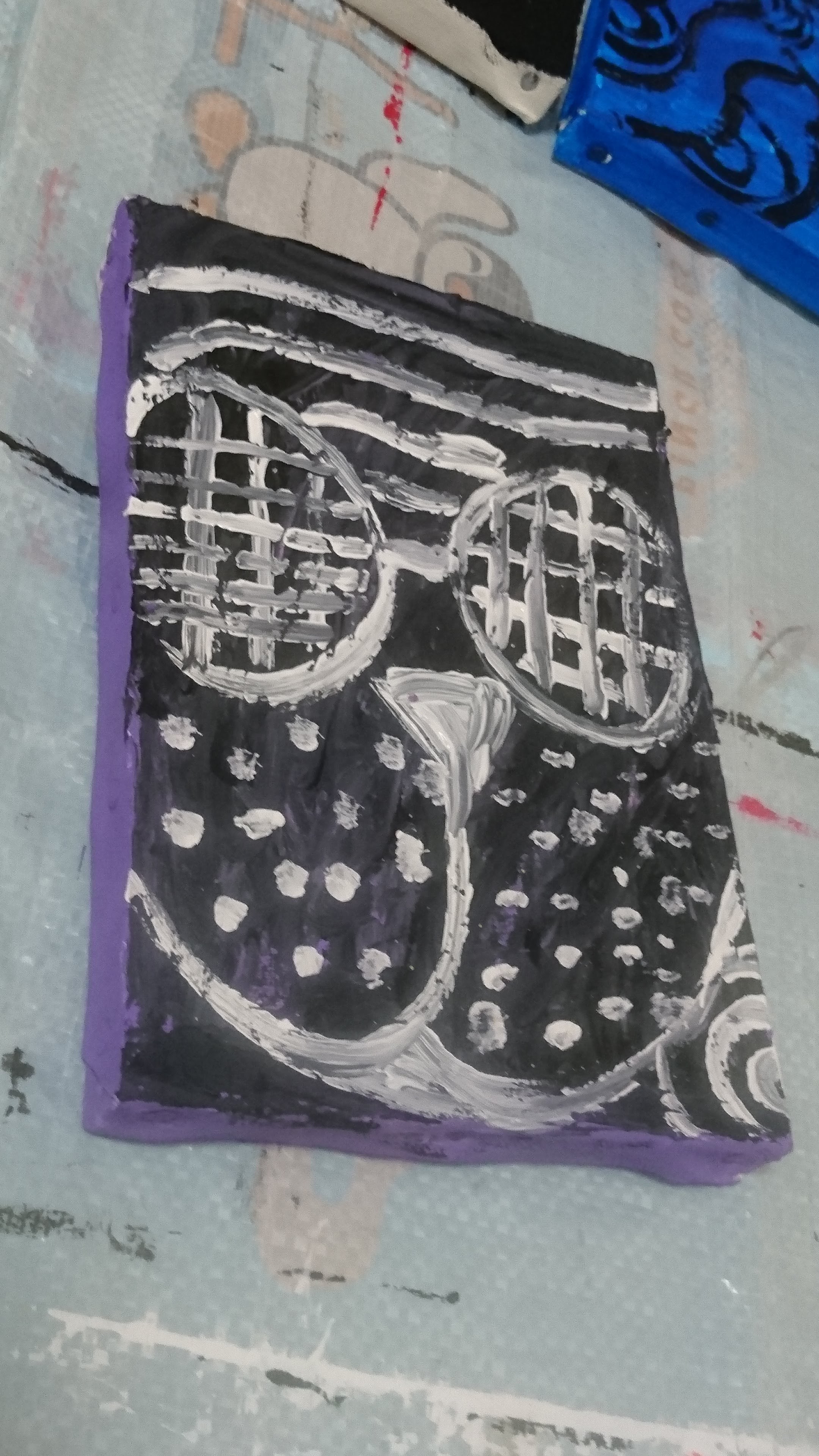 [̌] (Dog with Compound Eyes) / 5 masks / [ p] 5 - ɓmq̔p