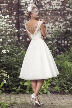 2016 V Neck Lace Bodice Tea Length A-line Lace Bodice Short Tulle Wedding Dress???