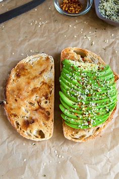 Roasted Garlic Avocado Toasts + Hemp Seeds & Red Chili Flakes ??? THE avocado toast to end all avocado toasts. (Vegan & GF) | RECIPE at <a href="http://NomingthruLife.com" rel="nofollow" target="_blank">NomingthruLife.com</a>