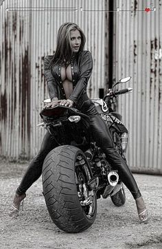 Hot Girl's in Leather Biker Jacket !! <a href="http://www.leathernxg.com/16-womens-leather-biker-jacket" rel="nofollow" target="_blank">www.leathernxg.co...</a>