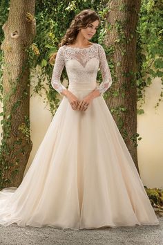 Jasmine Collection, Style F181005 The 25 Most-Pinned Wedding Dresses of 2015 <a class="pintag searchlink" data-query="%23vestidodenovia" data-type="hashtag" href="/search/?q=%23vestidodenovia&rs=hashtag" rel="nofollow" title="#vestidodenovia search Pinterest">#vestidodenovia</a> | <a class="pintag searchlink" data-query="%23trajesdenovio" data-type="hashtag" href="/search/?q=%23trajesdenovio&rs=hashtag" rel="nofollow" title="#trajesdenovio search Pinterest">#trajesdenovio</a> | vestidos de novia para gorditas | vestidos de novia cortos <a href="http://amzn.to/29aGZWo" rel="nofollow" target="_blank">amzn.to/29aGZWo</a>