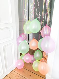Der Kleinkinder-Party-Klassiker einen T??rrahmen voller Luftballons gab es bei???