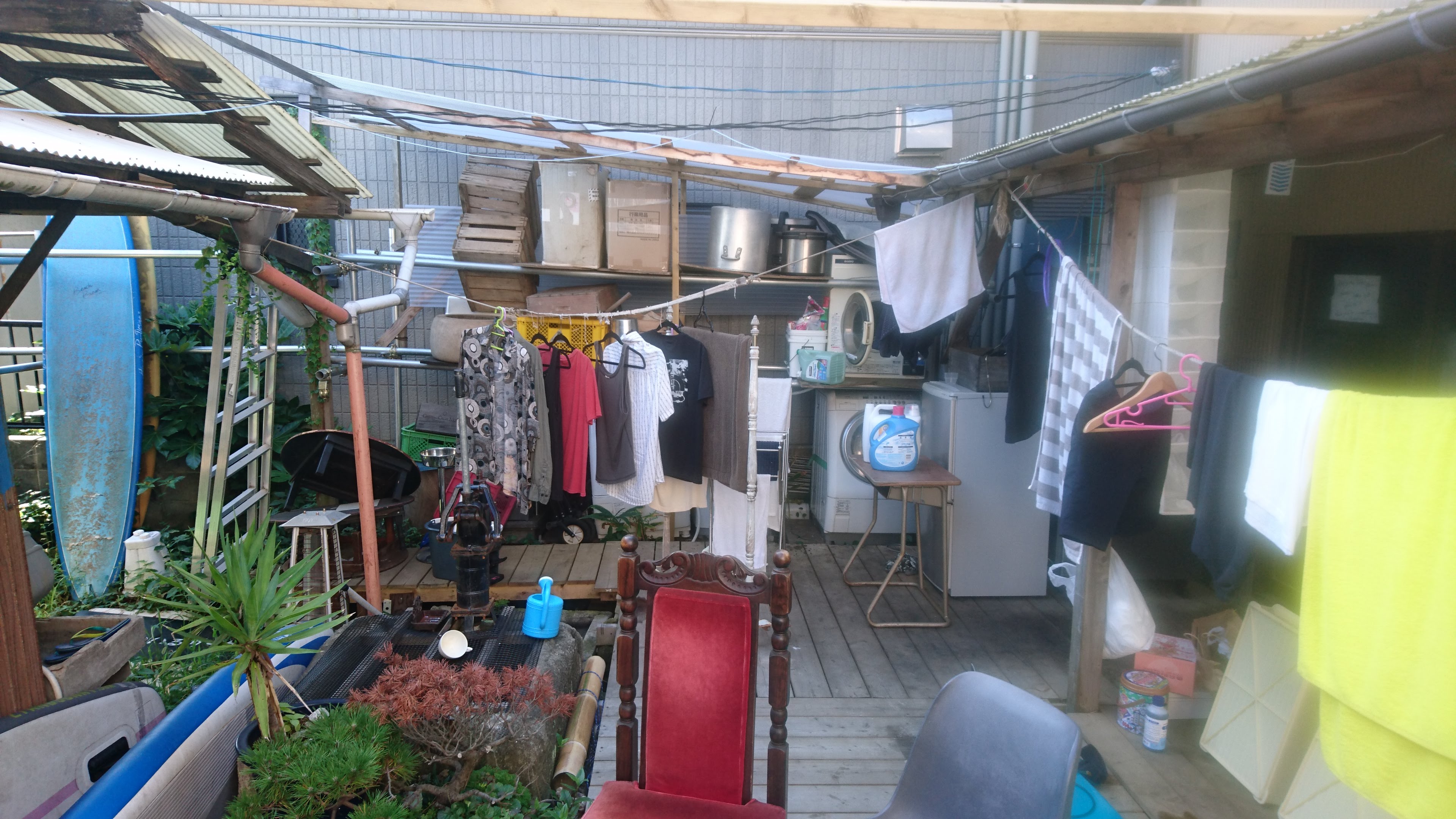 �܂�ŊC�O�������Ă���C�� (�R���X�^���̉f�惍�P ����5)�B