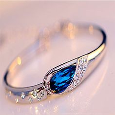 Fashion Rhinestone Waterdrop Sapphire Bracelet. This would mKe a beautiful ring