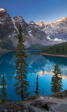 ??? Moraine Lake - Banff National Park - Alberta, Canada