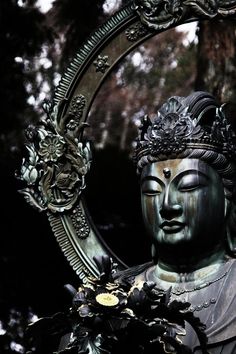 Kongo Bosatsu statue at Ninna-ji temple, Kyoto, Japan &#37329;&#21083;&#33775;&#33769;&#34217;&#12288;&#20161;&#21644;&#23546;