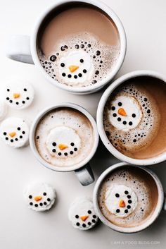 Use marshmallows to decorate your hot chocolate for the holidays <a class="pintag" href="/explore/christmas/" title="#christmas explore Pinterest">#christmas</a> <a class="pintag searchlink" data-query="%23christmasdecor" data-type="hashtag" href="/search/?q=%23christmasdecor&rs=hashtag" rel="nofollow" title="#christmasdecor search Pinterest">#christmasdecor</a>