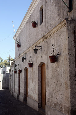 AREQUIPA: LA CIUDAD BLANCA - PERÚ CON ADITIVOS: IGUAZÚ E ISLA DE PASCUA (1)