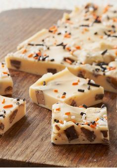 Hootin&#39; Halloween Fudge ??? Grab some of those fun-size candy bars from the kids&#39; Halloween bags to make this sprinkle-bedazzled white chocolate fudge recipe.