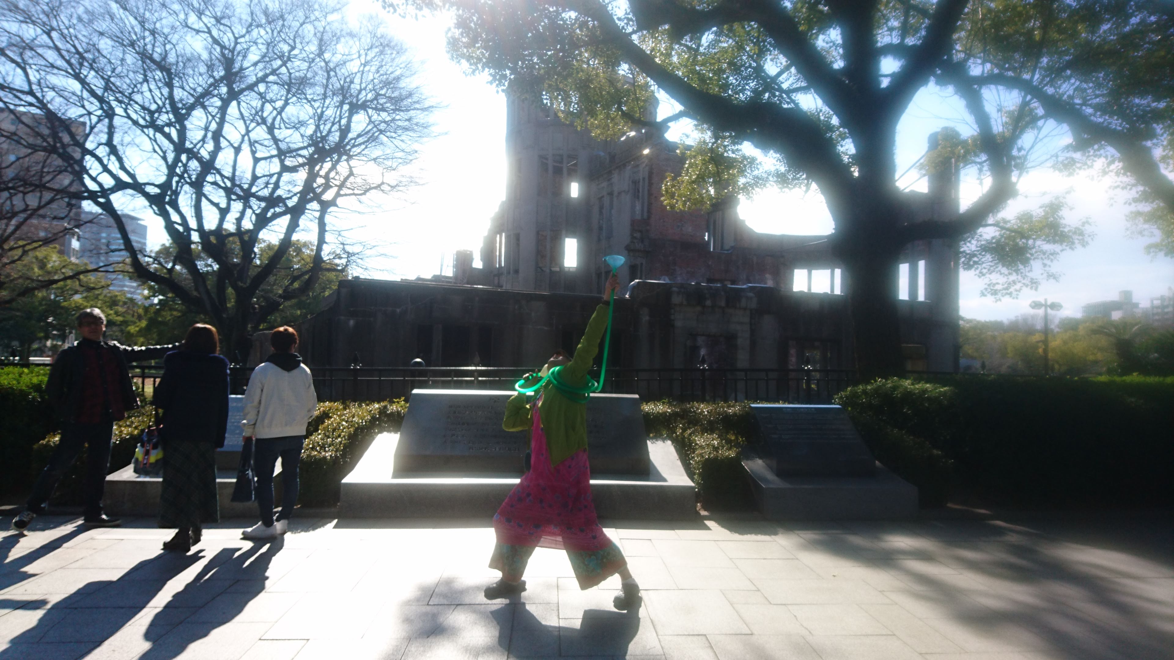 �u�����h�[���v�� �Ђ�ł� ����B