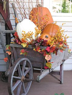 Pretty Fall Porch Display