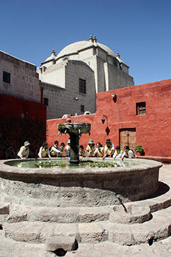 AREQUIPA: LA CIUDAD BLANCA - PERÚ CON ADITIVOS: IGUAZÚ E ISLA DE PASCUA (13)