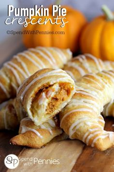 Crescent Pumpkin Pie recipe. These are super easy to make and are a perfect Thanksgiving dessert for the kids!