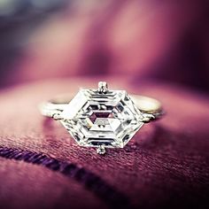 Martin Katz - The Engagement Ring Master - hexagon cut diamond in white gold wedding ring