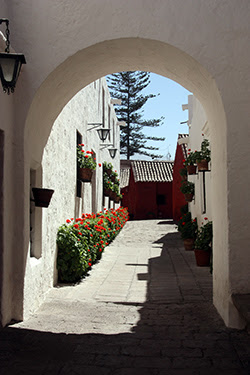 AREQUIPA: LA CIUDAD BLANCA - PERÚ CON ADITIVOS: IGUAZÚ E ISLA DE PASCUA (6)