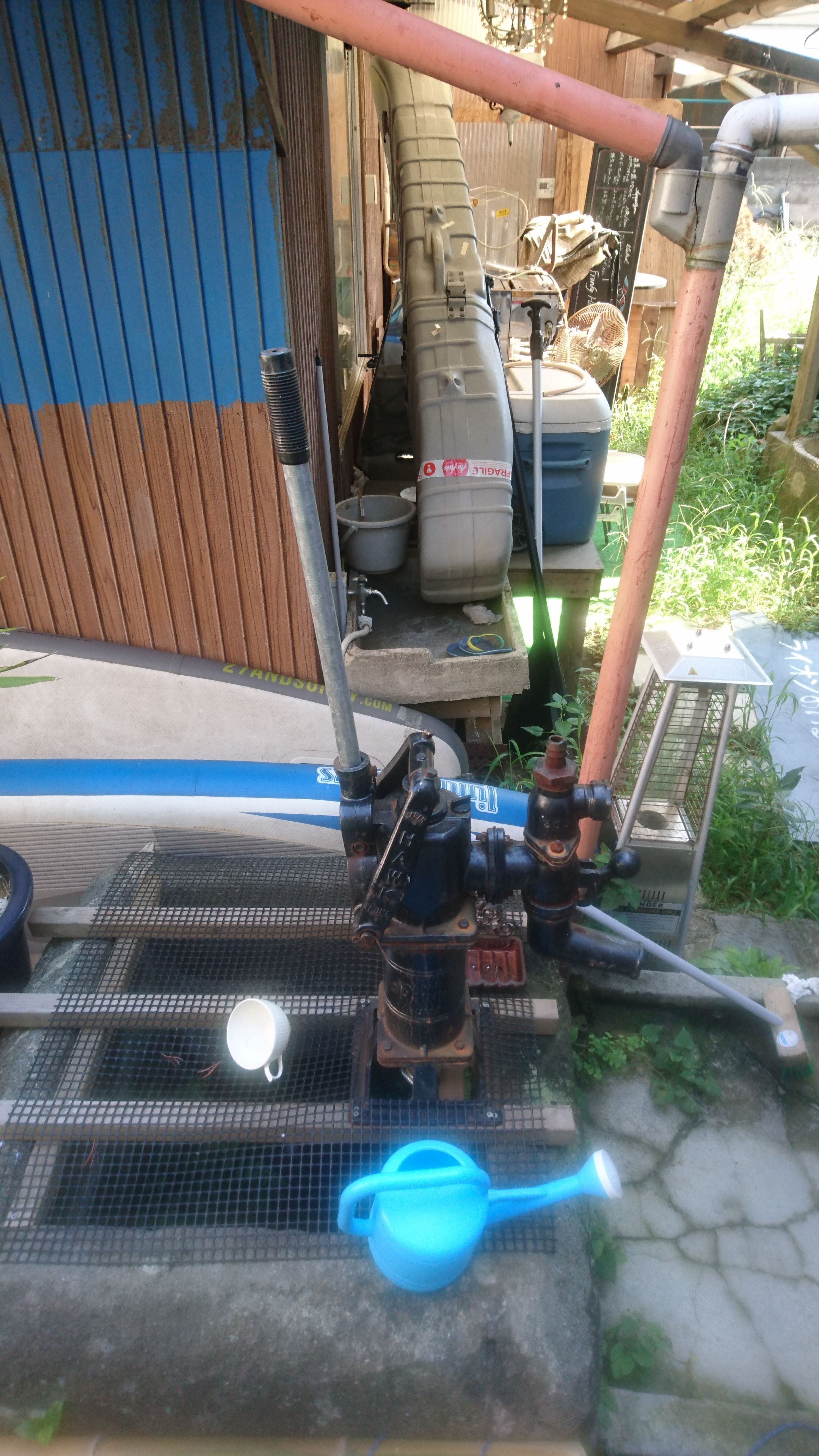 �܂�ŊC�O�������Ă���C�� (�R���X�^���̉f�惍�P ����5)�B