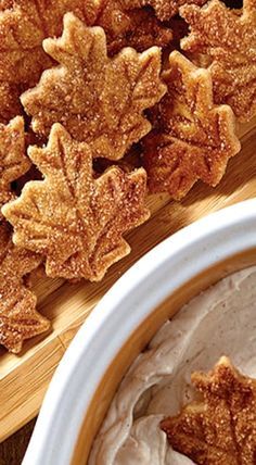 Cinnamon &amp; Sugar Pie Crust Chips &amp; Cinnamon Dip - one of the easiest, tastiest treats you can make for the holidays. ???
