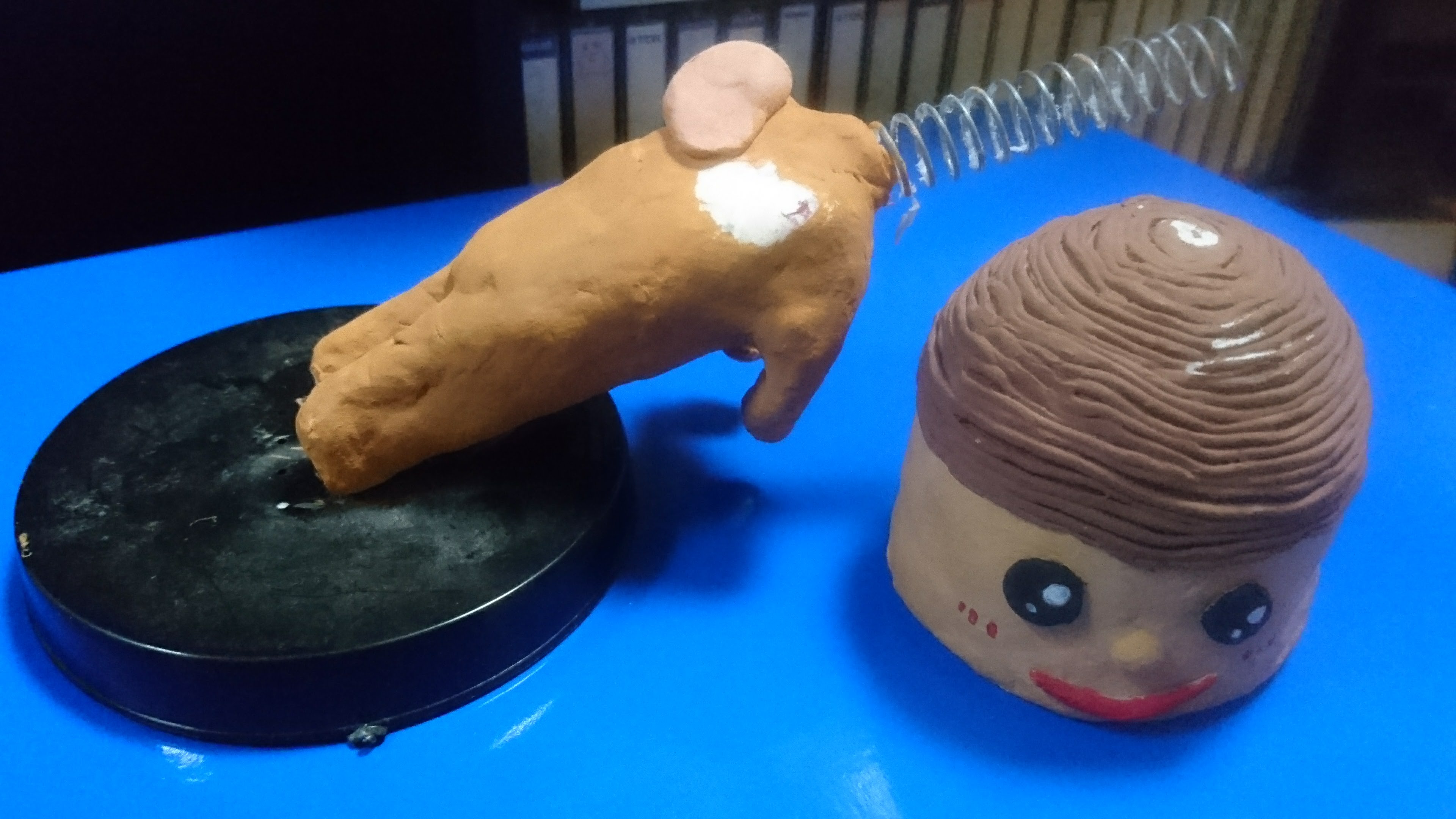 [�Ƃ��݂� ���� �e��] ���˂�����񂪎q���̍��ɍ�������L�����u�����E�u�����v������A�����̗L�l�B 